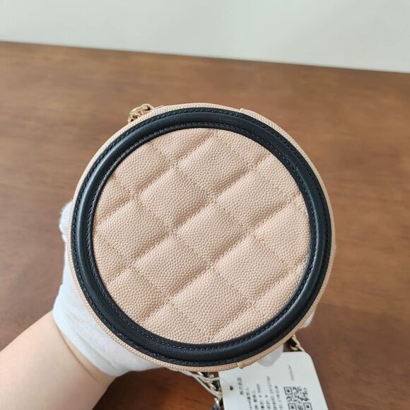 Chanel Women Pre-Loved Bag Very Good Condition - Picture 7 of 9